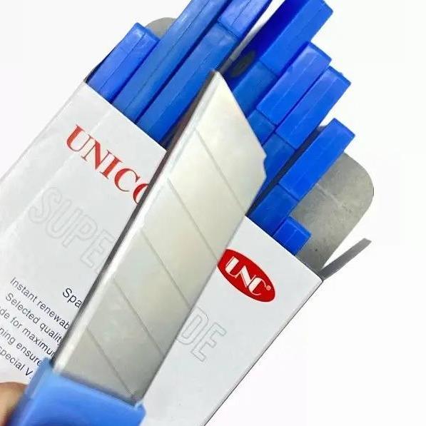 Lưỡi dao rọc giấy lớn 18mm - UNC